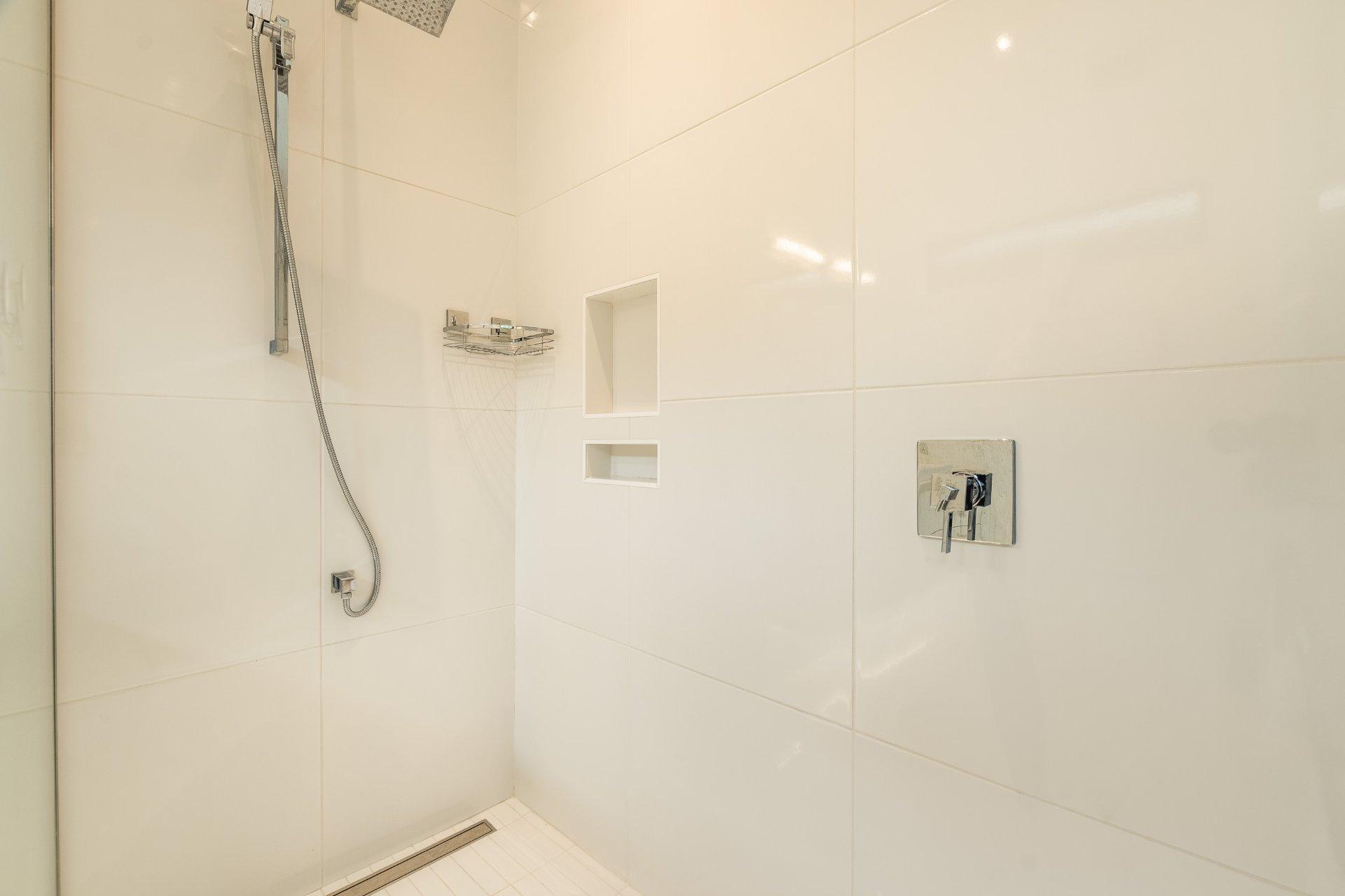 









104


Rue de l'Oiselet

,
Carignan,




QC
J3L7C3

