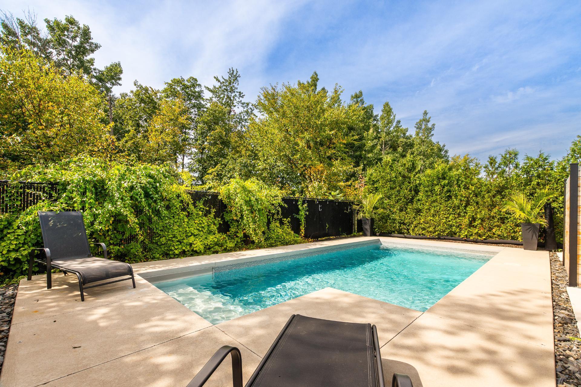 









104


Rue de l'Oiselet

,
Carignan,




QC
J3L7C3

