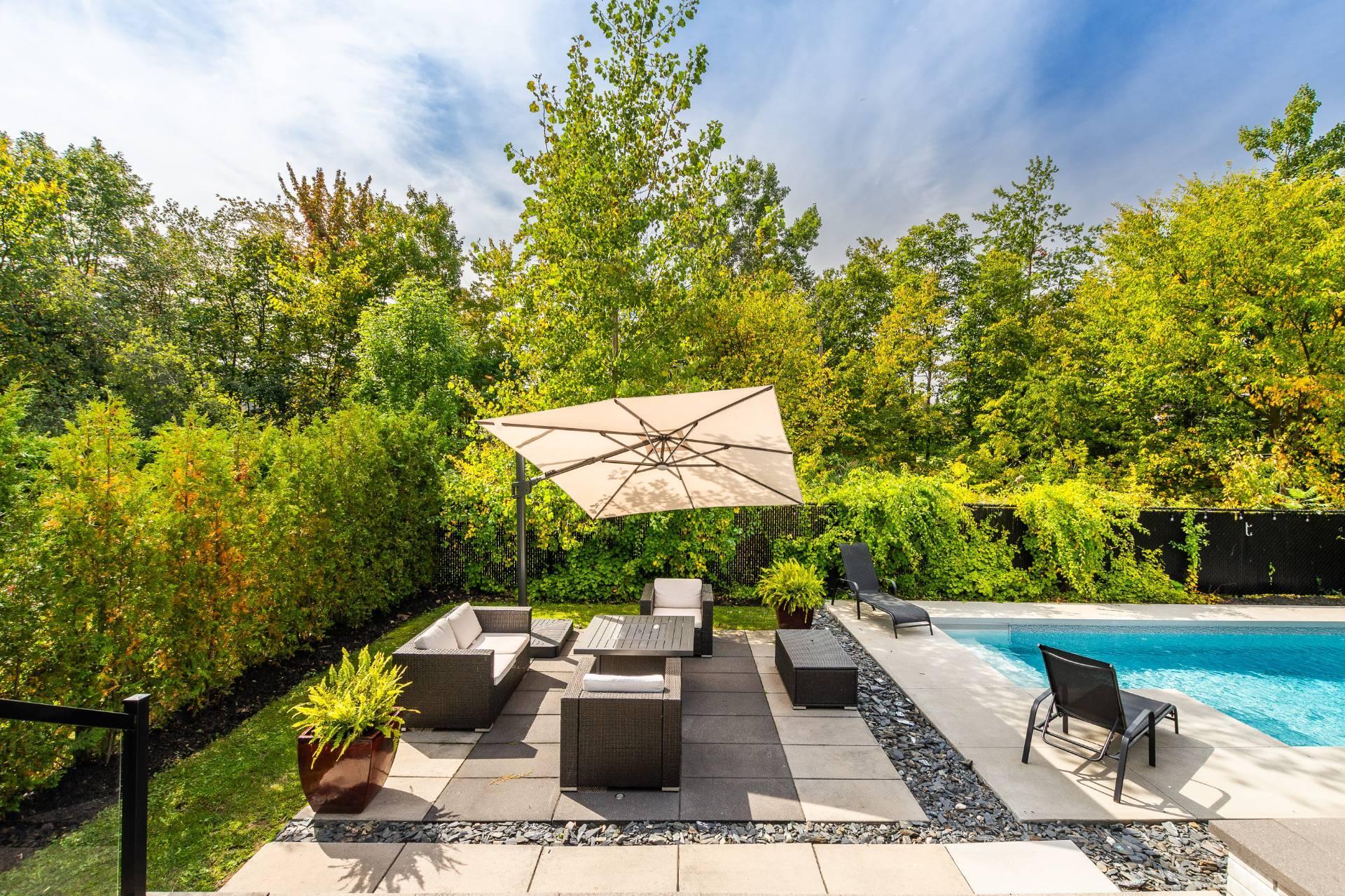 









104


Rue de l'Oiselet

,
Carignan,




QC
J3L7C3

