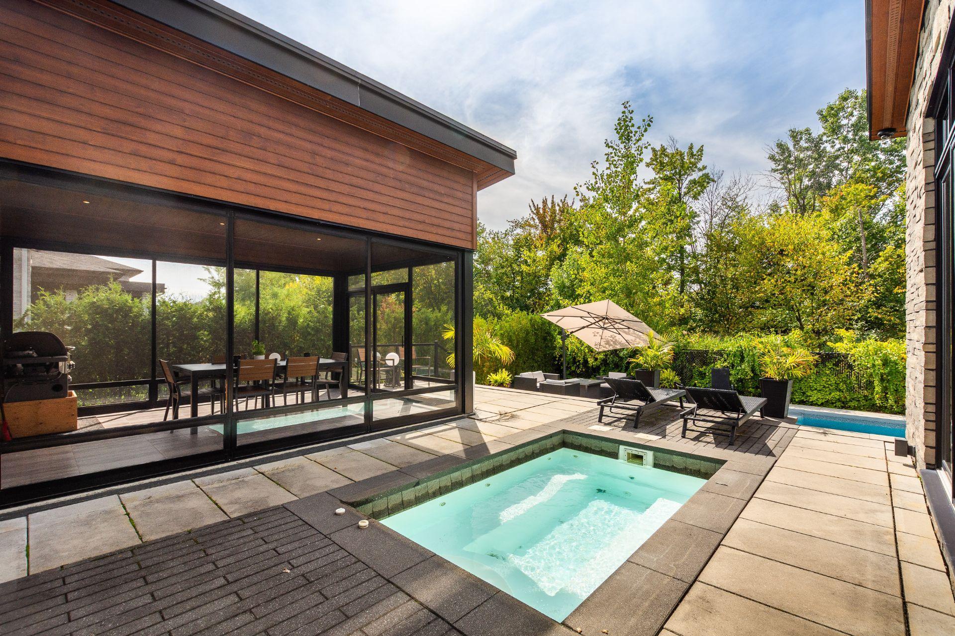 









104


Rue de l'Oiselet

,
Carignan,




QC
J3L7C3

