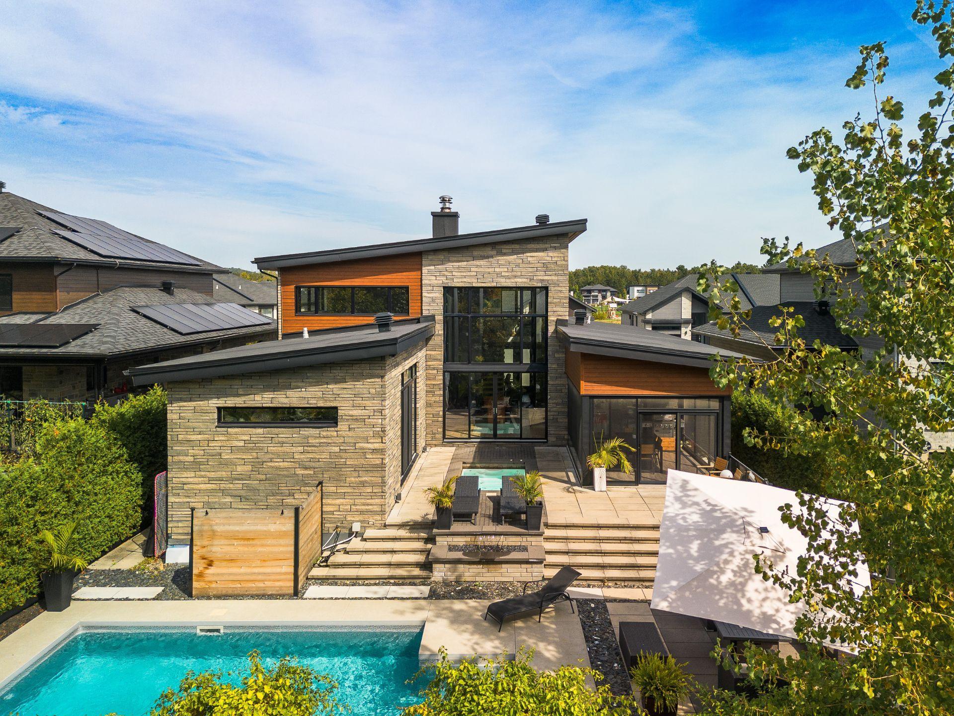 









104


Rue de l'Oiselet

,
Carignan,




QC
J3L7C3

