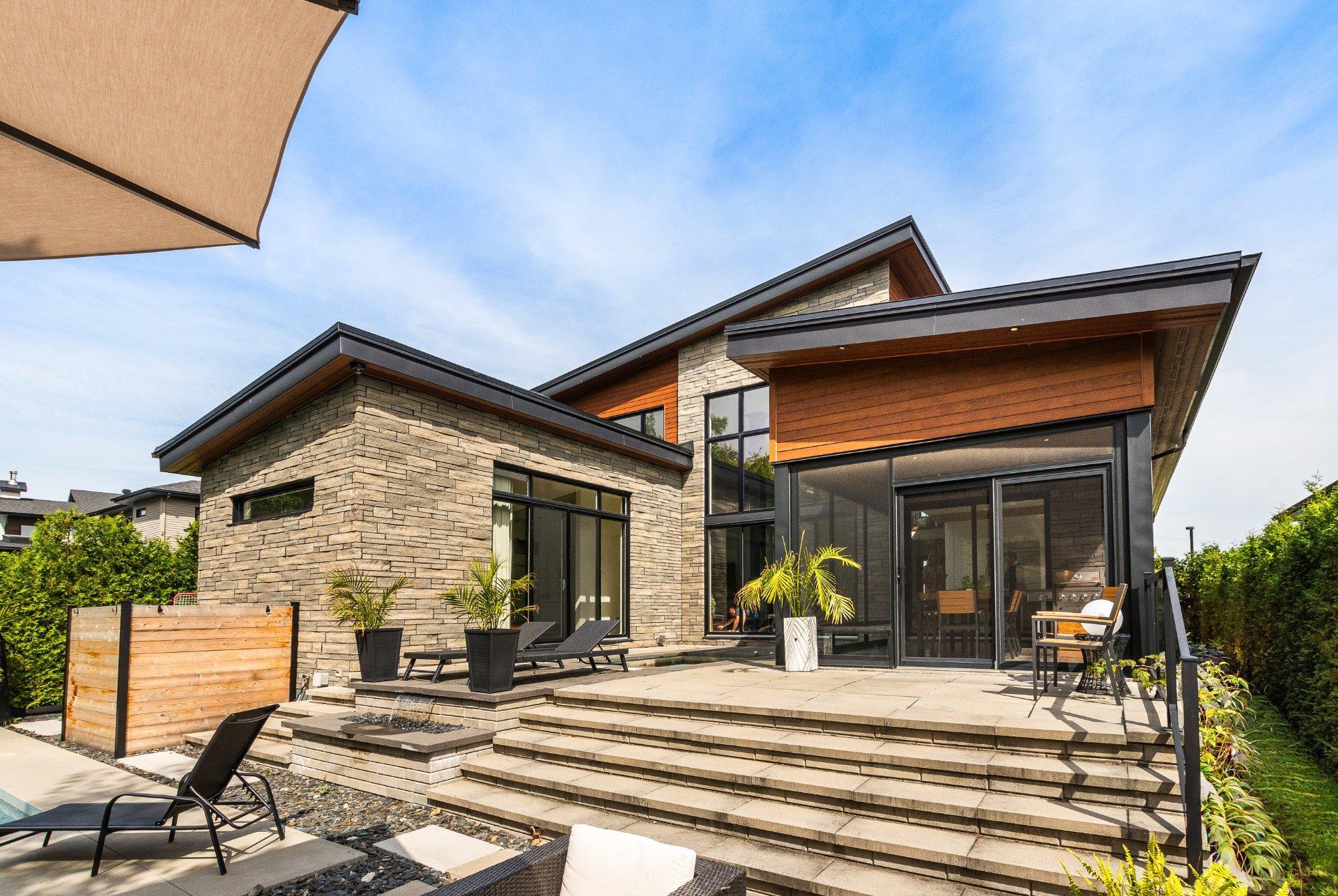 









104


Rue de l'Oiselet

,
Carignan,




QC
J3L7C3

