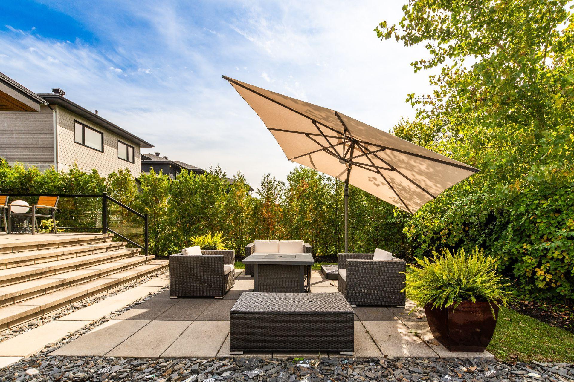 









104


Rue de l'Oiselet

,
Carignan,




QC
J3L7C3

