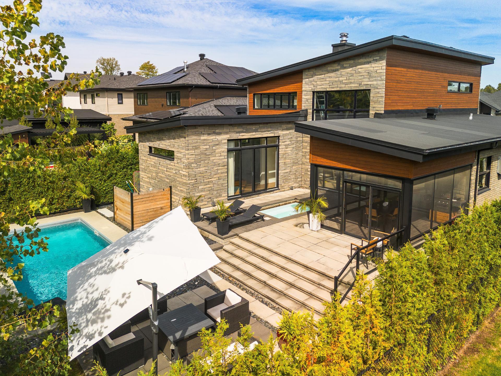 









104


Rue de l'Oiselet

,
Carignan,




QC
J3L7C3

