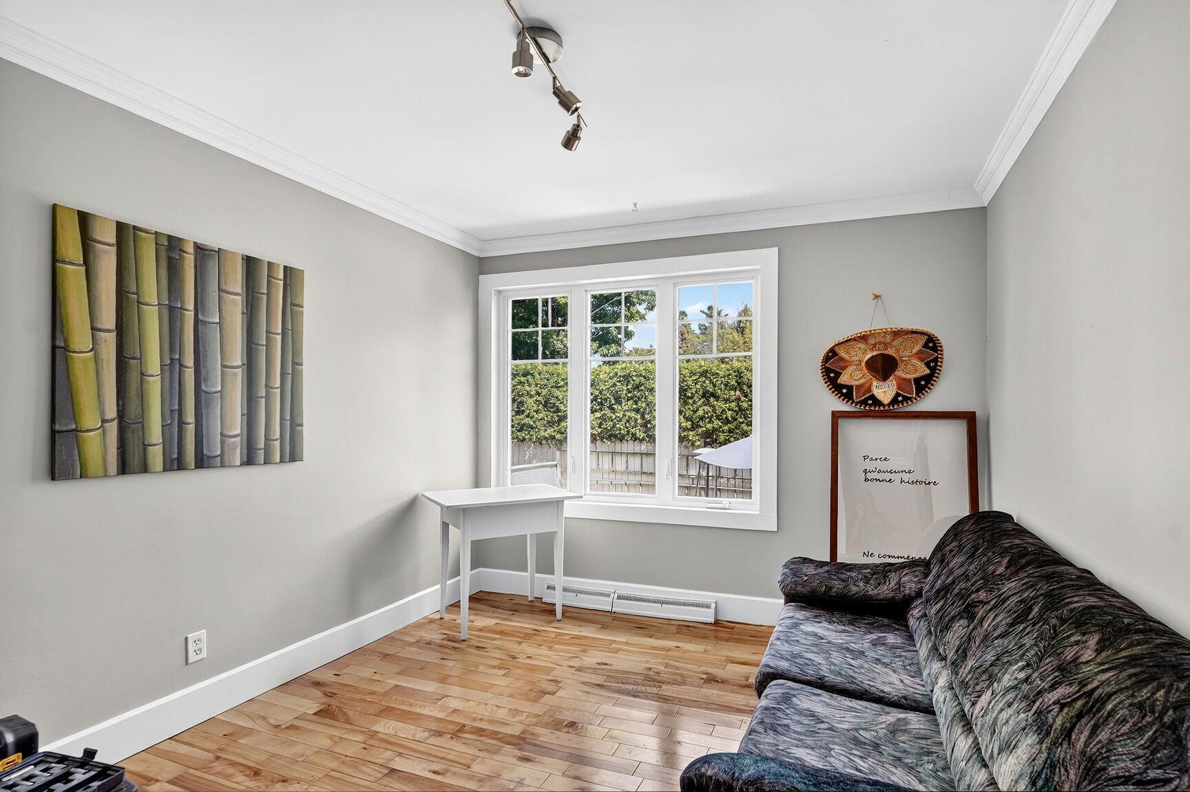 









345


3e Boulevard

,
Saint-Jérôme,




QC
J7Z3L8

