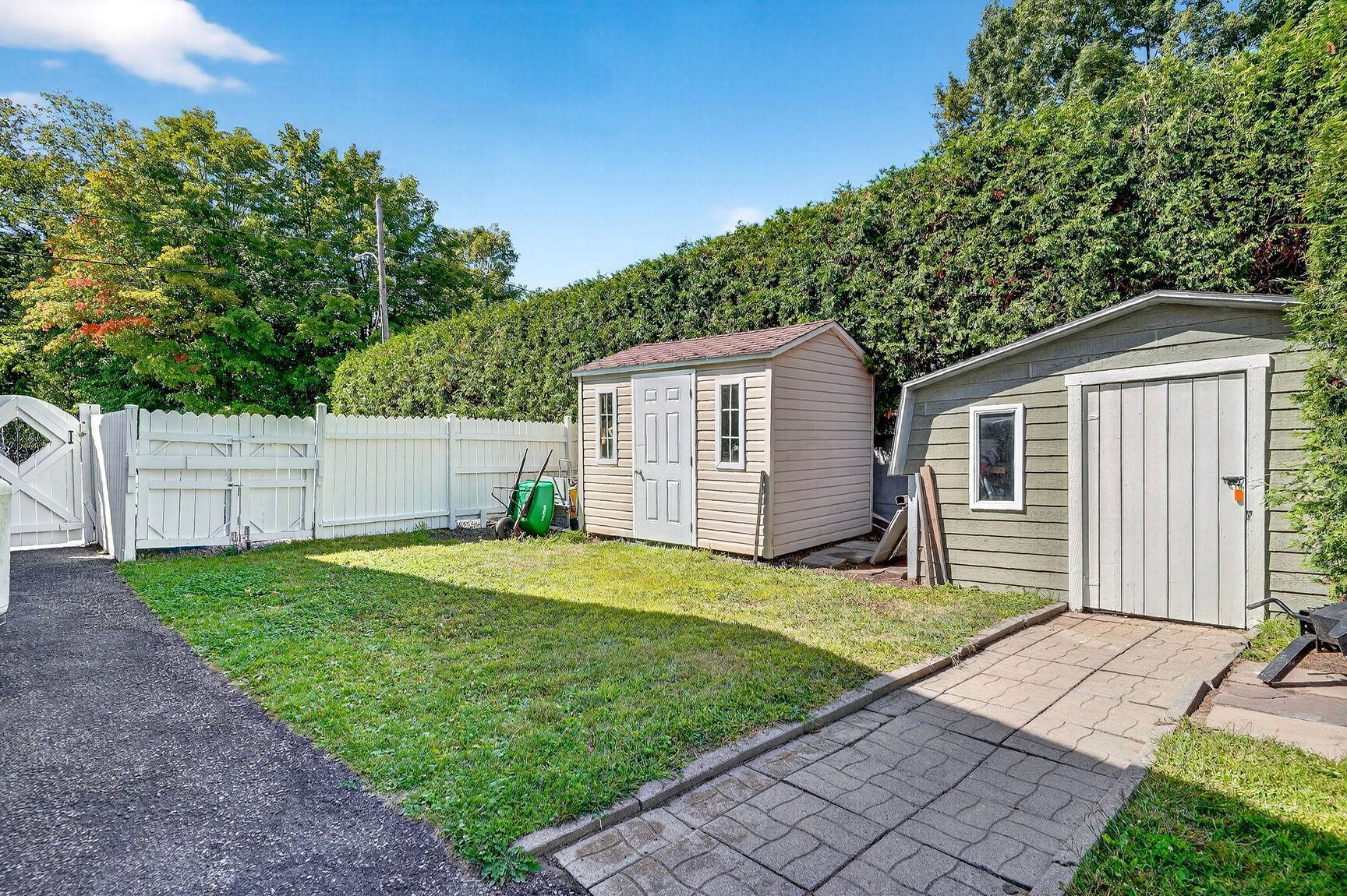 









345


3e Boulevard

,
Saint-Jérôme,




QC
J7Z3L8

