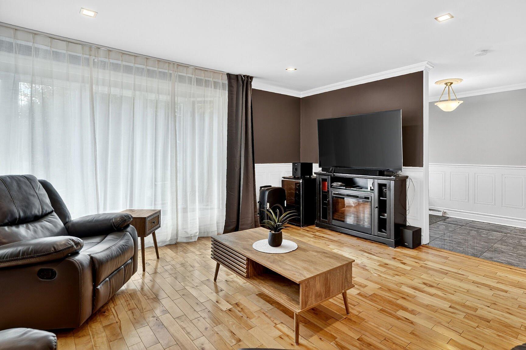 









345


3e Boulevard

,
Saint-Jérôme,




QC
J7Z3L8

