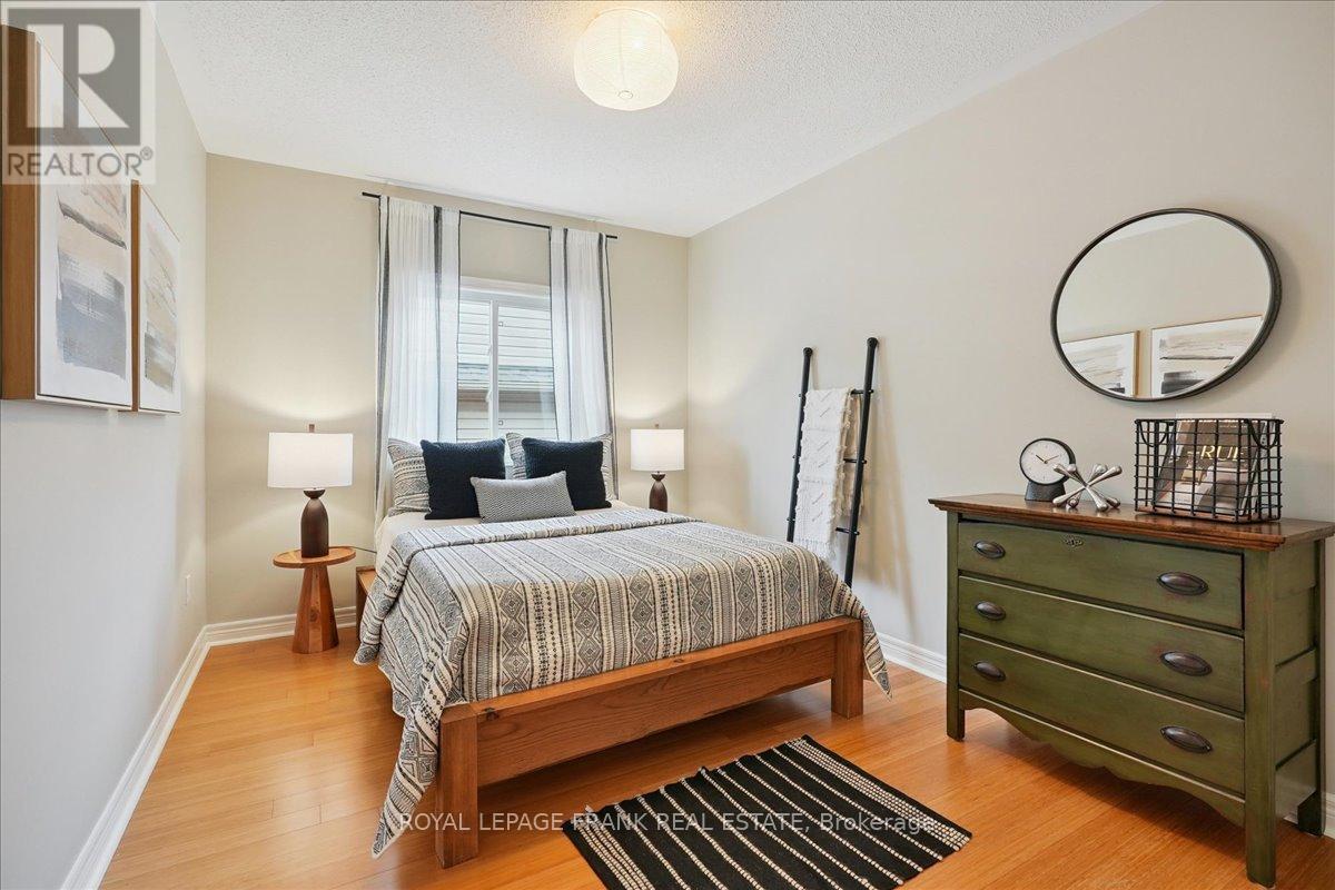 












23 WOODLAWN COURT

,
Hamilton (Dundas),




Ontario
L9H7S2

