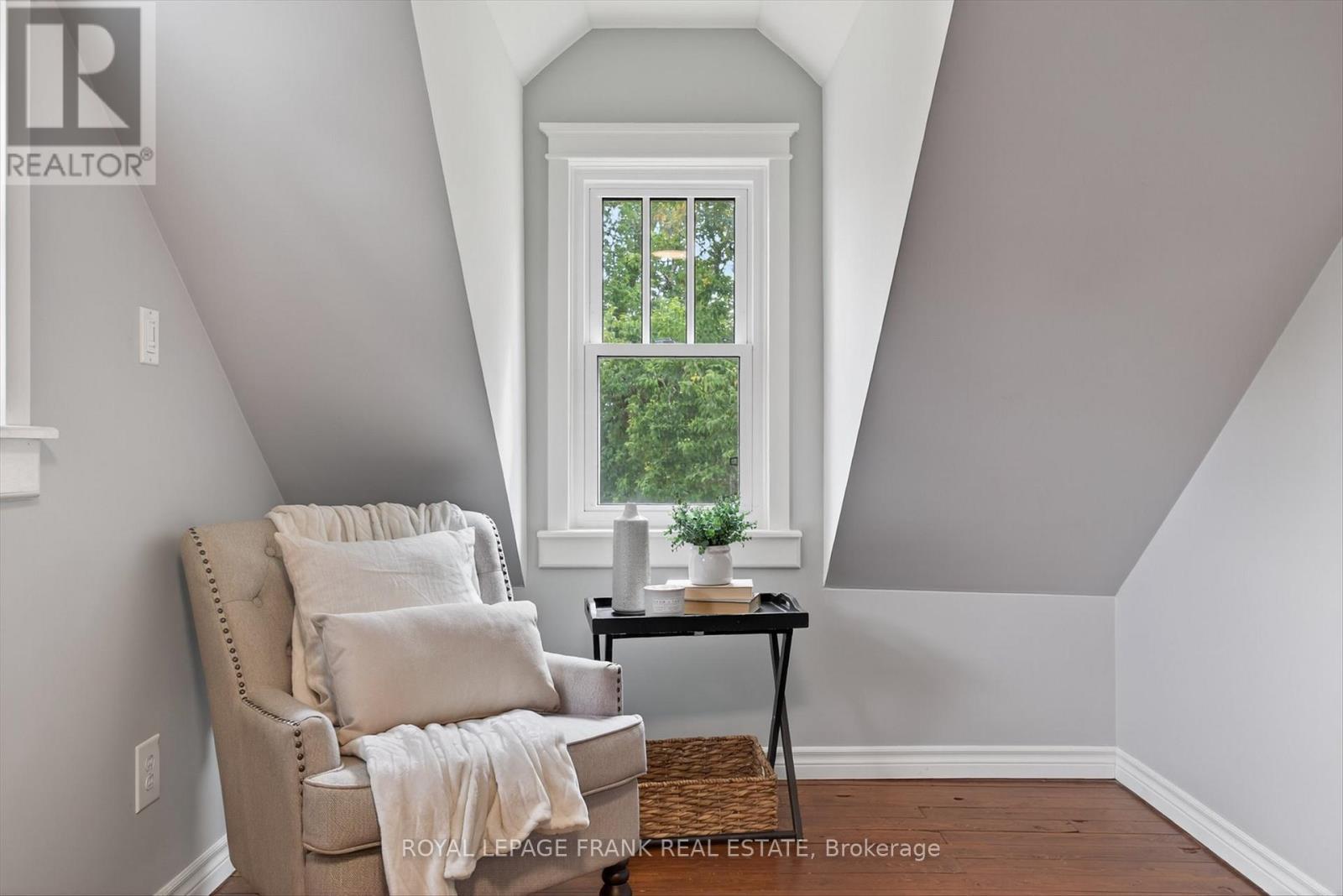 












36 GEORGE STREET E

,
Kawartha Lakes (Lindsay),




Ontario
K9V1W5

