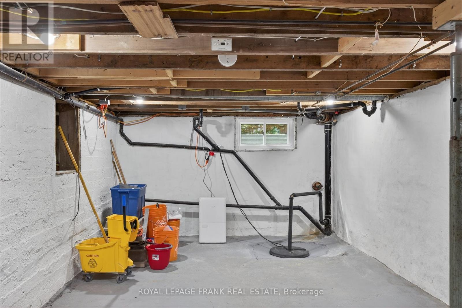 












36 GEORGE STREET E

,
Kawartha Lakes (Lindsay),




Ontario
K9V1W5

