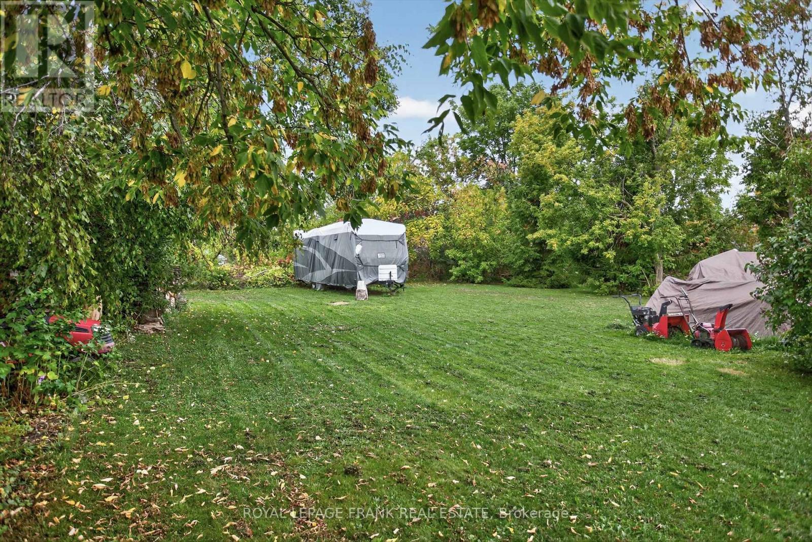 












36 GEORGE STREET E

,
Kawartha Lakes (Lindsay),




Ontario
K9V1W5

