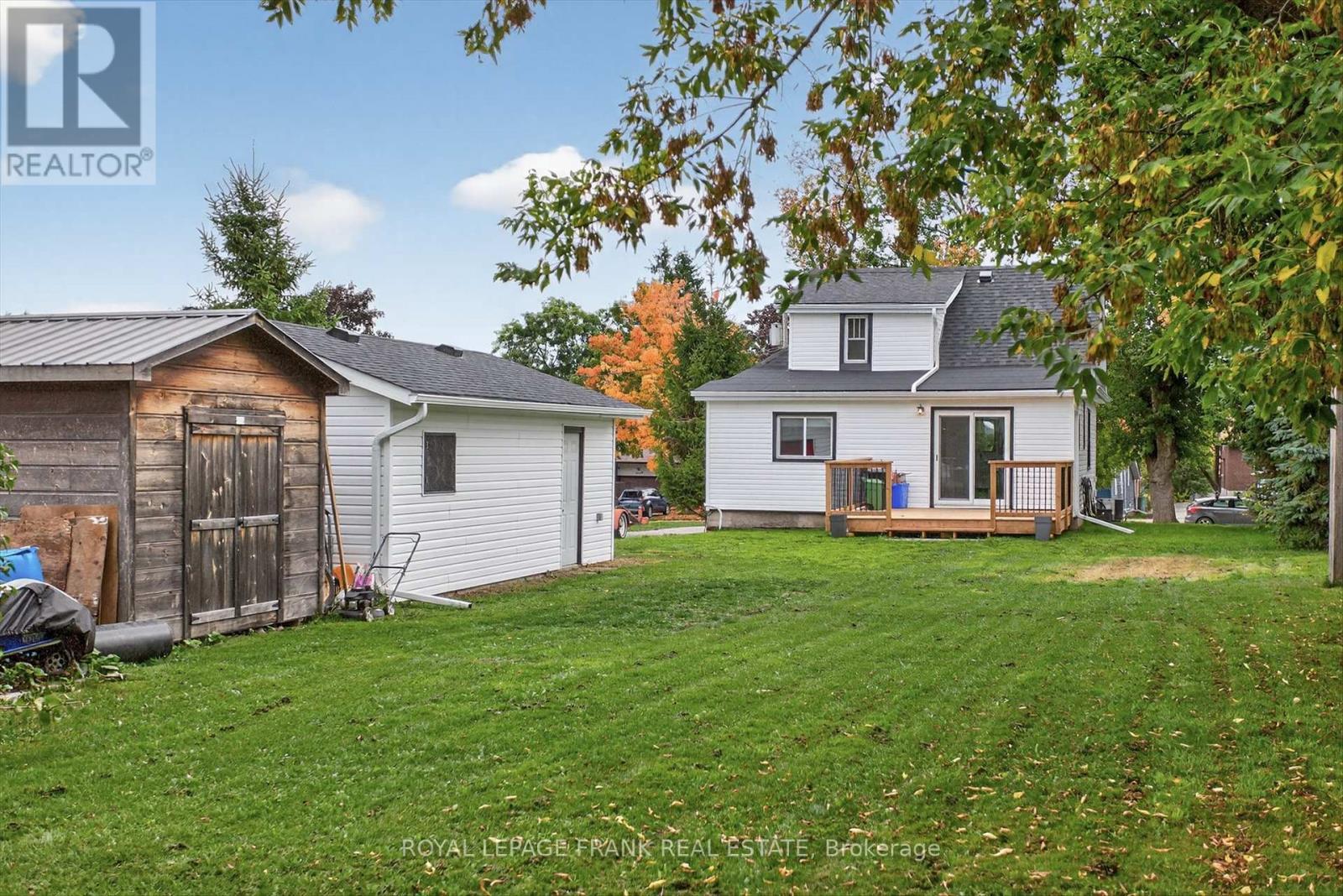 












36 GEORGE STREET E

,
Kawartha Lakes (Lindsay),




Ontario
K9V1W5

