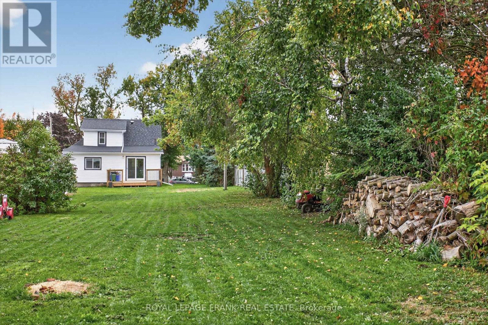 












36 GEORGE STREET E

,
Kawartha Lakes (Lindsay),




Ontario
K9V1W5

