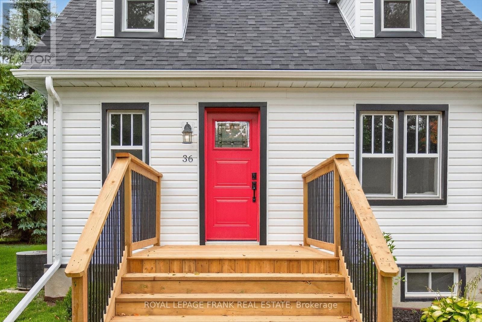 












36 GEORGE STREET E

,
Kawartha Lakes (Lindsay),




Ontario
K9V1W5

