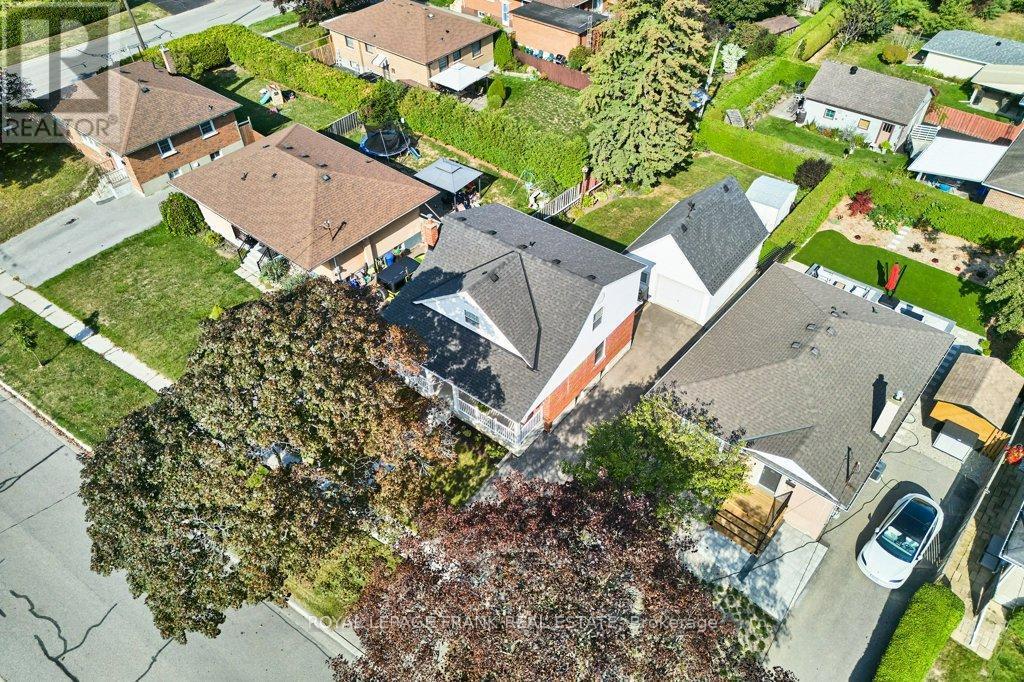 












483 NIPIGON STREET

,
Oshawa (McLaughlin),




Ontario
L1J4P6

