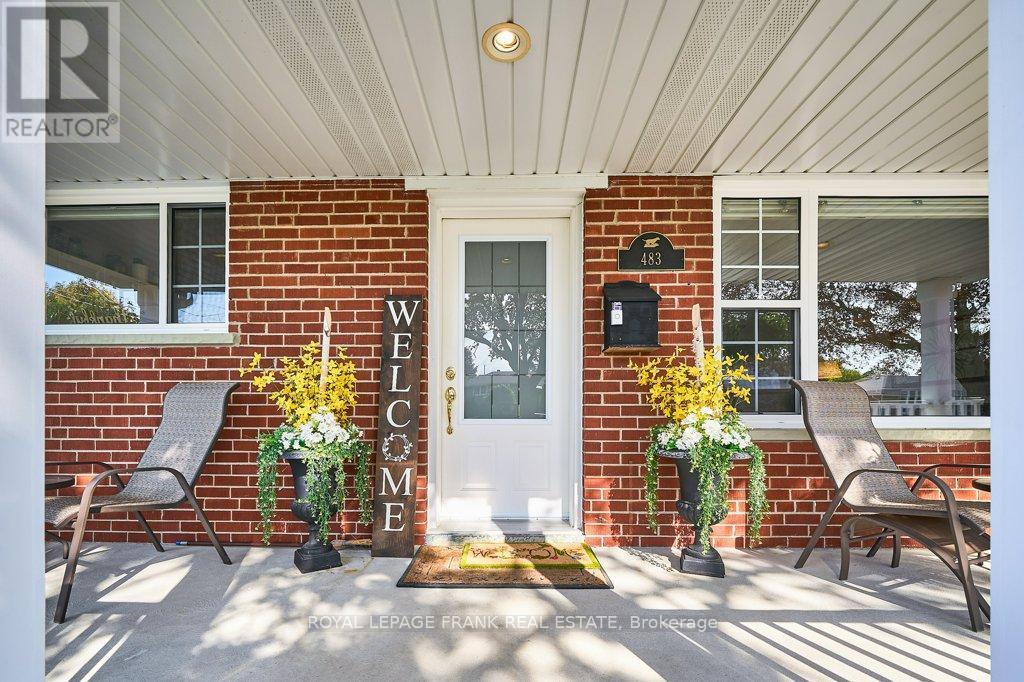 












483 NIPIGON STREET

,
Oshawa (McLaughlin),




Ontario
L1J4P6

