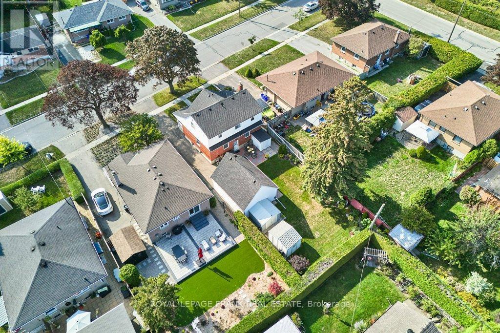 












483 NIPIGON STREET

,
Oshawa (McLaughlin),




Ontario
L1J4P6

