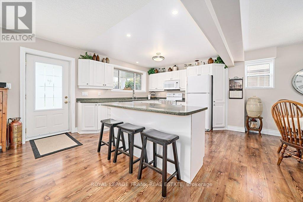












483 NIPIGON STREET

,
Oshawa (McLaughlin),




Ontario
L1J4P6

