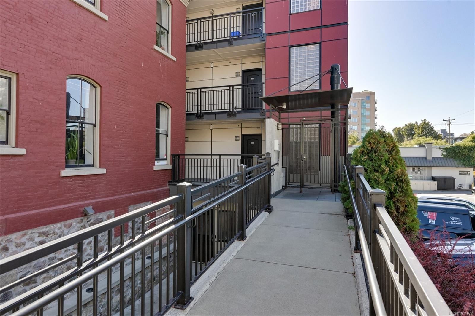 









1007


Johnson

St, 404,
Victoria,




BC
V8V 3N6

