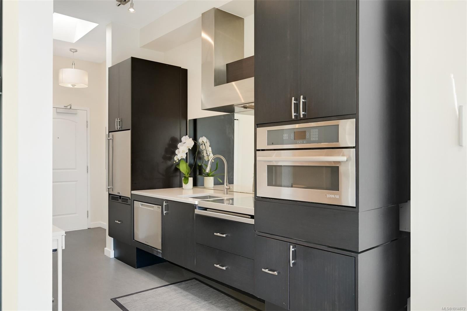 









1007


Johnson

St, 404,
Victoria,




BC
V8V 3N6

