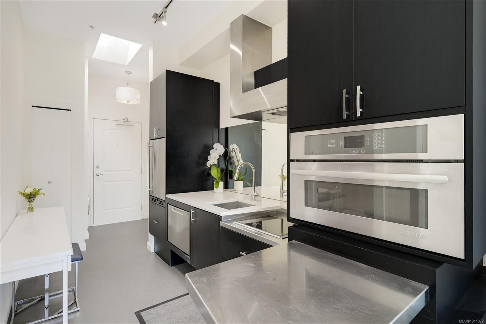 









1007


Johnson

St, 404,
Victoria,




BC
V8V 3N6

