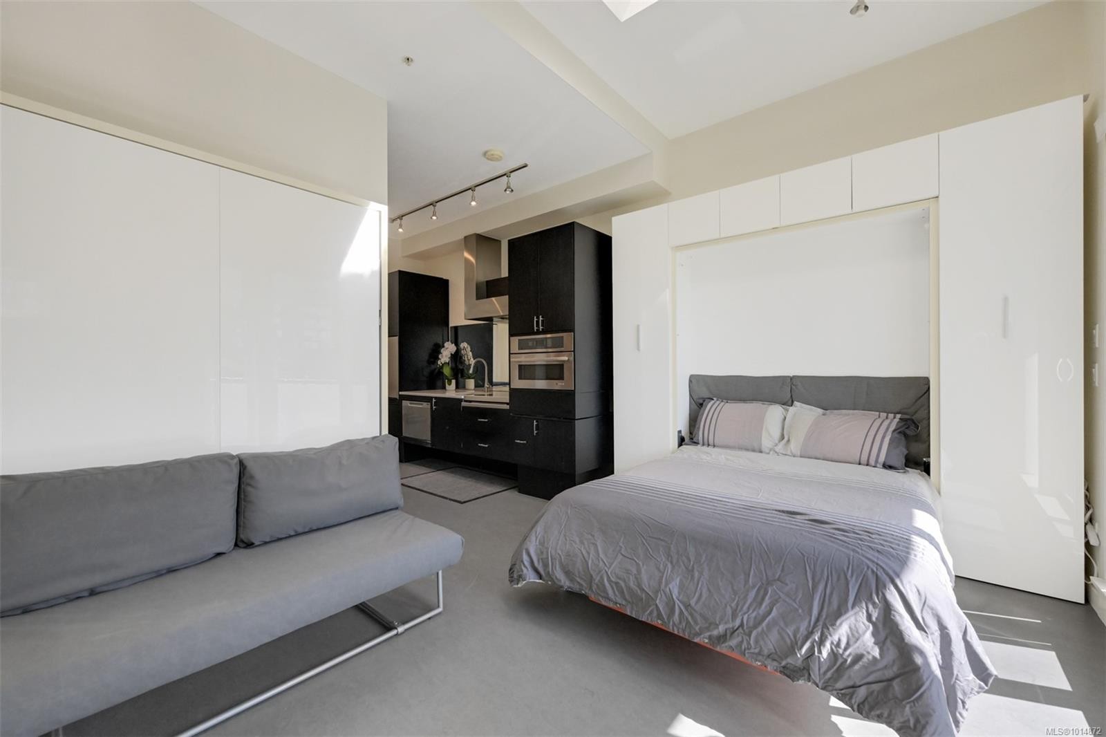 









1007


Johnson

St, 404,
Victoria,




BC
V8V 3N6

