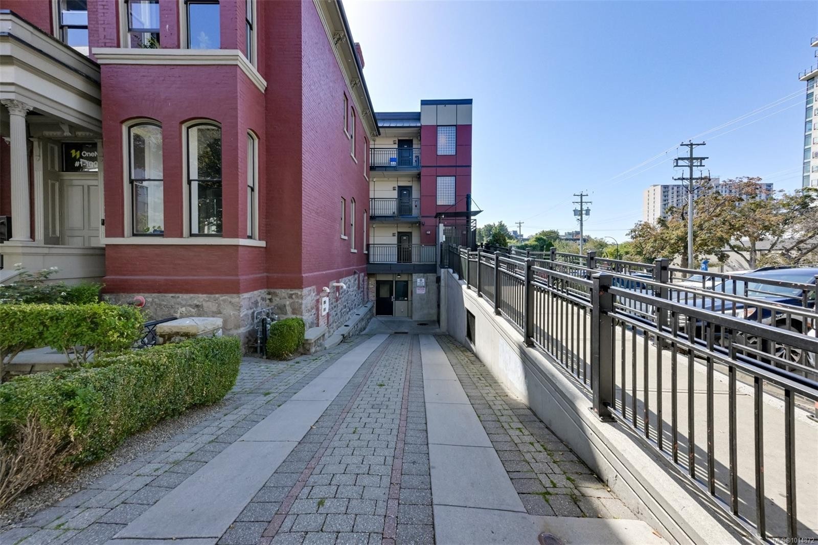 









1007


Johnson

St, 404,
Victoria,




BC
V8V 3N6

