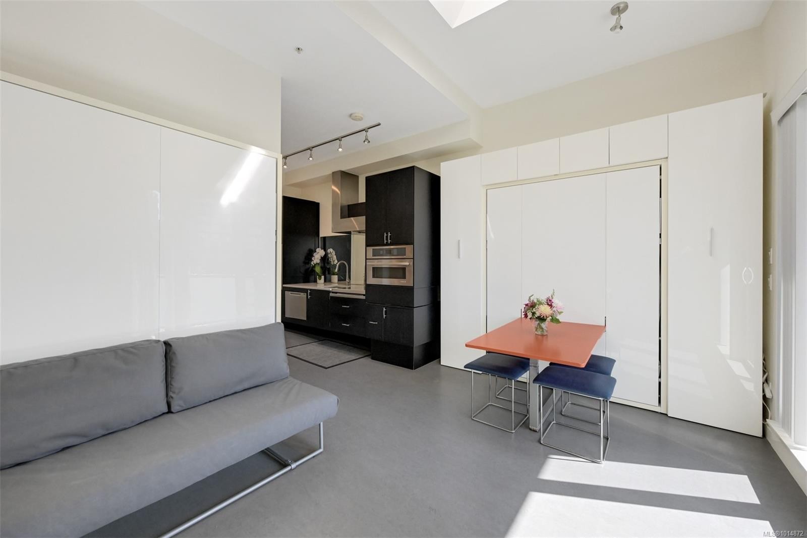 









1007


Johnson

St, 404,
Victoria,




BC
V8V 3N6

