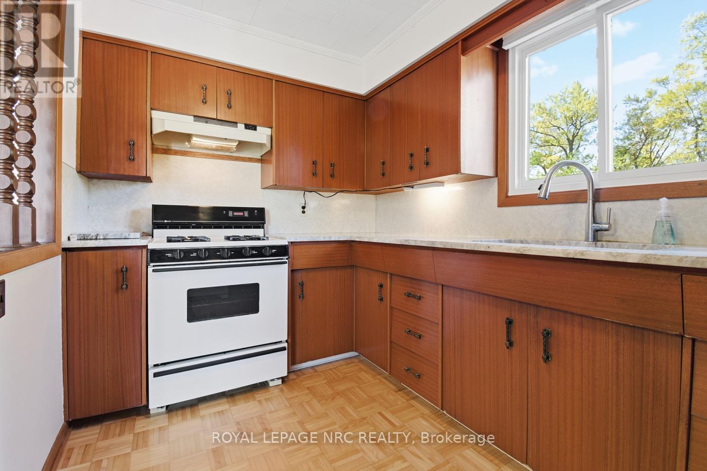 












10592 WOODLAND DRIVE

,
Wainfleet (Lakeshore),




Ontario
L3K5V4

