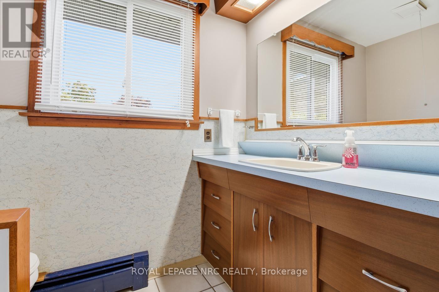 












10592 WOODLAND DRIVE

,
Wainfleet (Lakeshore),




Ontario
L3K5V4

