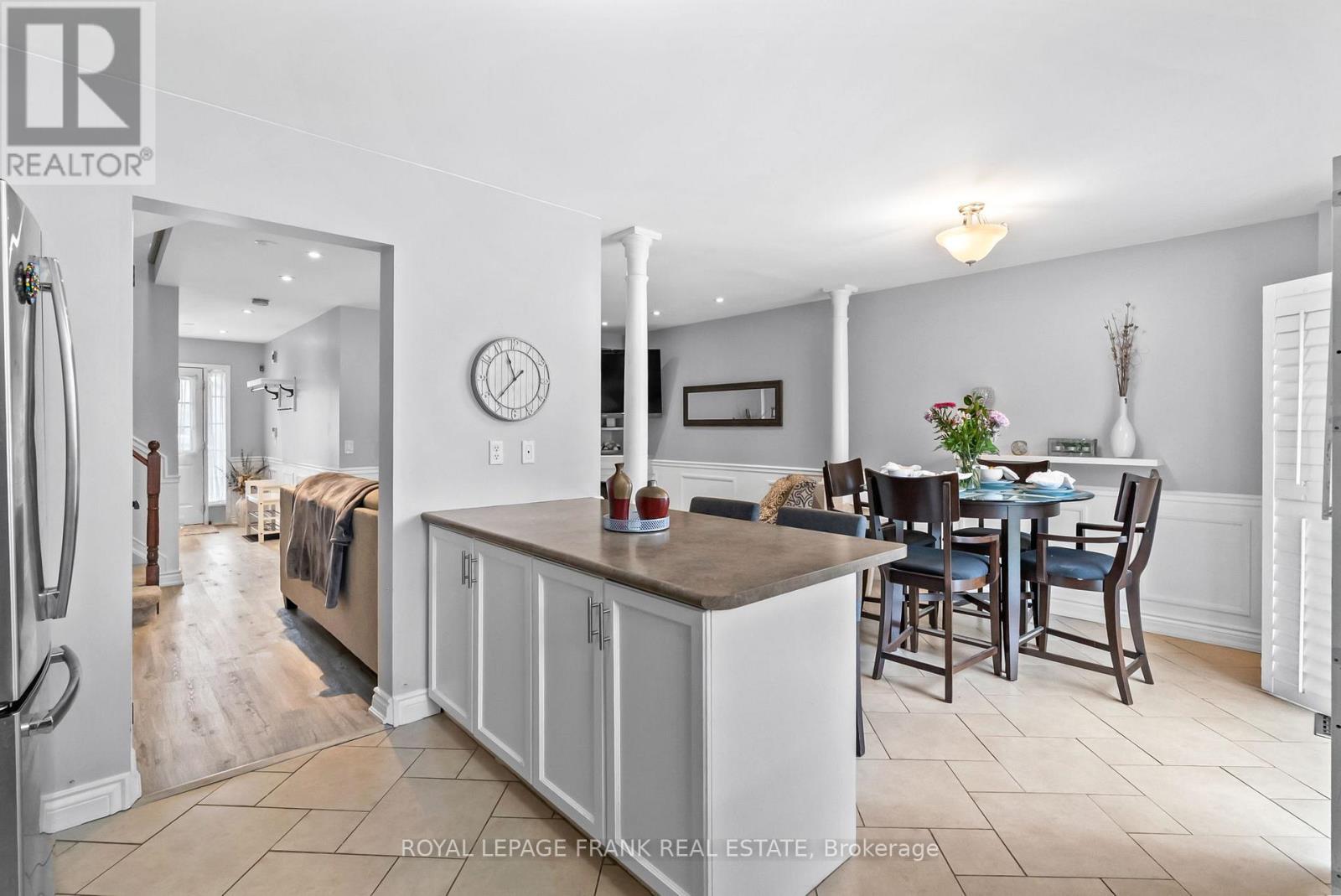 












24 INGOLD LANE

,
Ajax (Central),




Ontario
L1Z1K3

