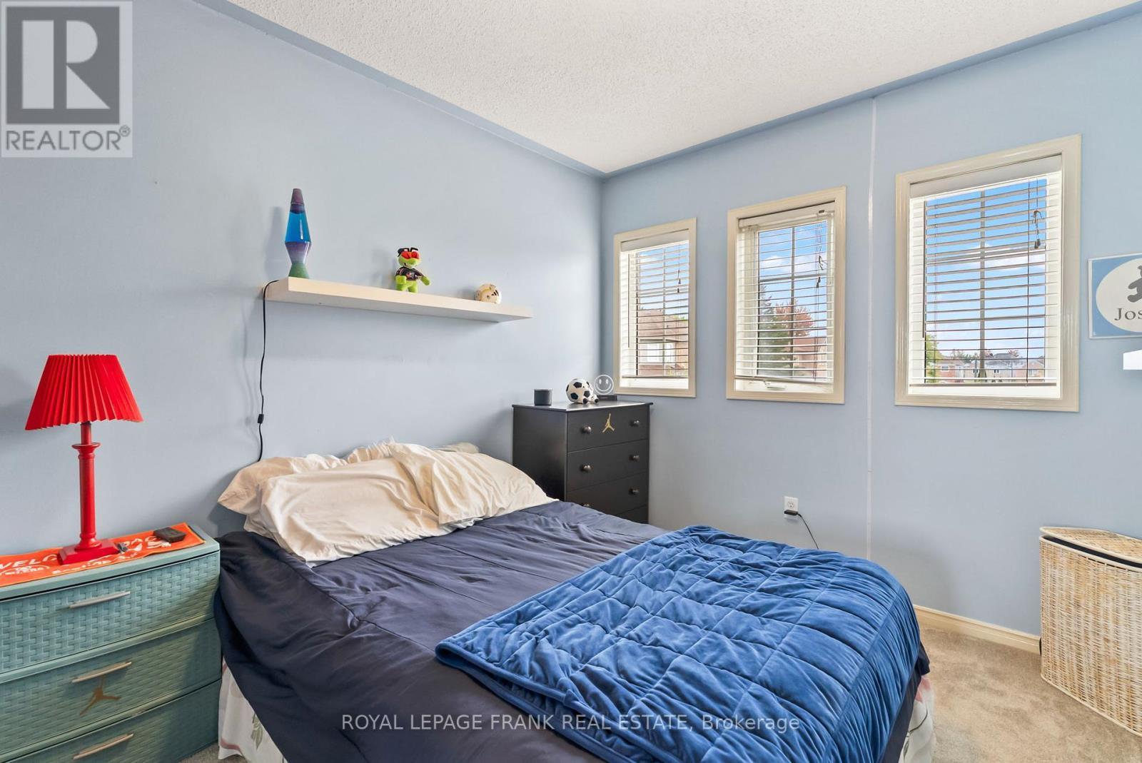 












24 INGOLD LANE

,
Ajax (Central),




Ontario
L1Z1K3


