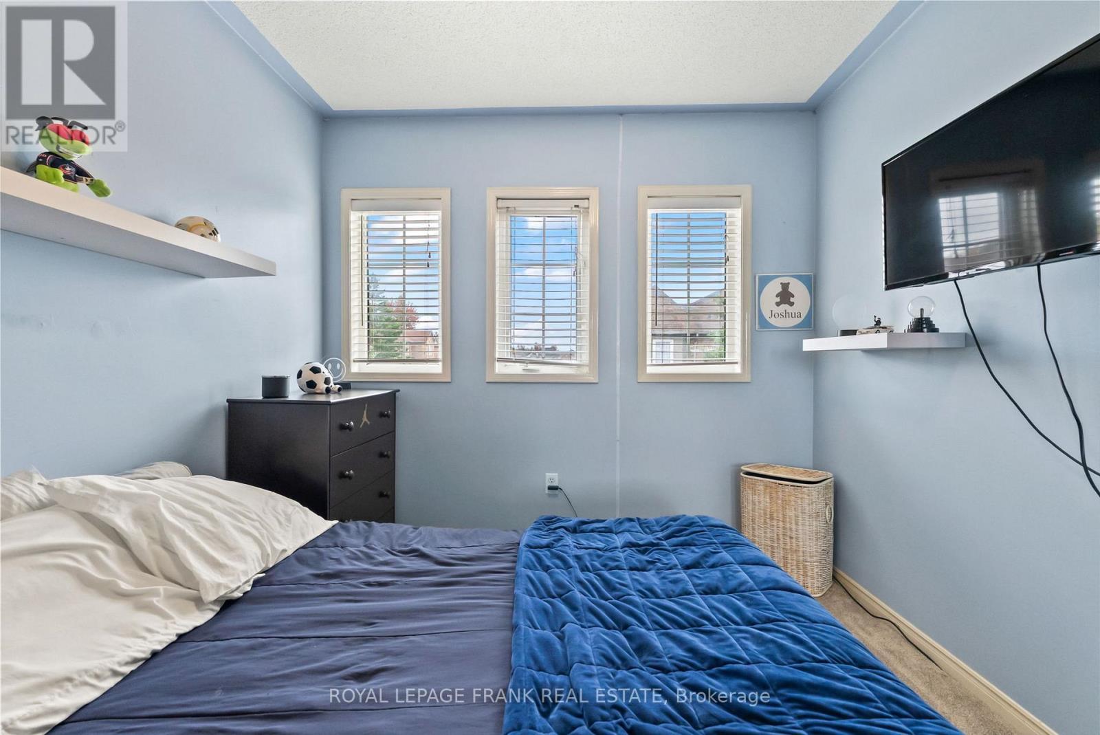 












24 INGOLD LANE

,
Ajax (Central),




Ontario
L1Z1K3

