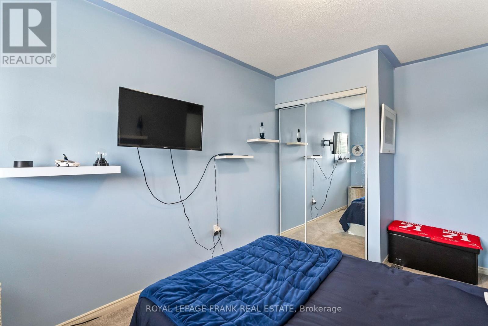 












24 INGOLD LANE

,
Ajax (Central),




Ontario
L1Z1K3

