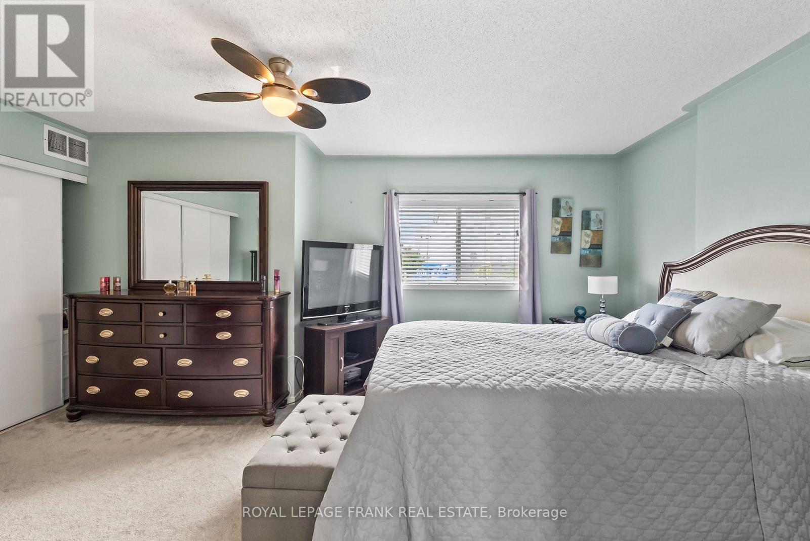












24 INGOLD LANE

,
Ajax (Central),




Ontario
L1Z1K3

