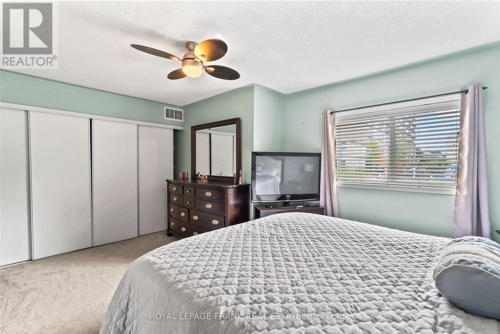 












24 INGOLD LANE

,
Ajax (Central),




Ontario
L1Z1K3

