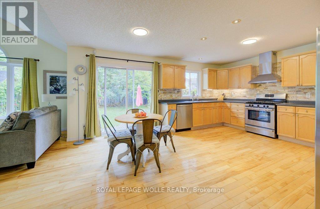 












704 SHEDIAC CRESCENT

,
Waterloo,




Ontario
N2K4H5

