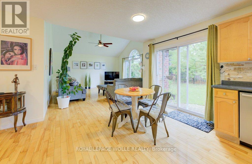 












704 SHEDIAC CRESCENT

,
Waterloo,




Ontario
N2K4H5

