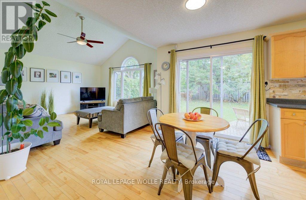 












704 SHEDIAC CRESCENT

,
Waterloo,




Ontario
N2K4H5

