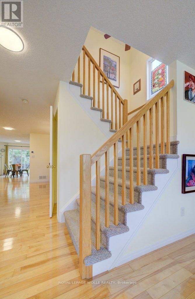 












704 SHEDIAC CRESCENT

,
Waterloo,




Ontario
N2K4H5

