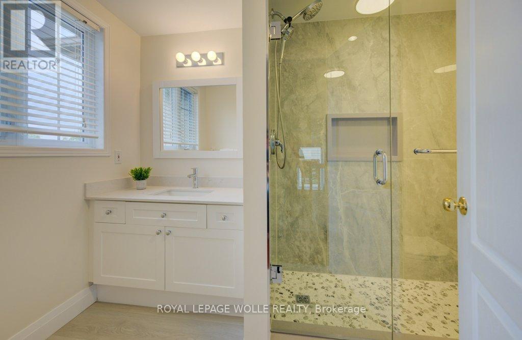 












704 SHEDIAC CRESCENT

,
Waterloo,




Ontario
N2K4H5

