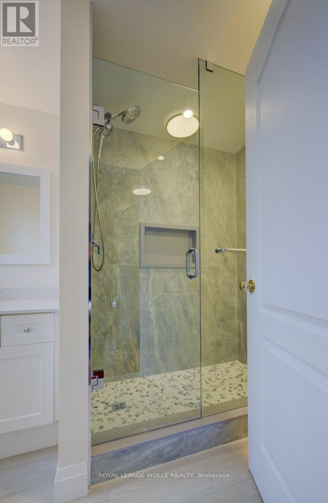 












704 SHEDIAC CRESCENT

,
Waterloo,




Ontario
N2K4H5

