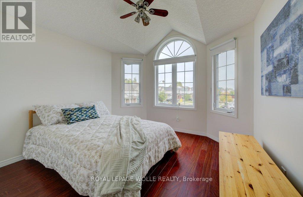 












704 SHEDIAC CRESCENT

,
Waterloo,




Ontario
N2K4H5

