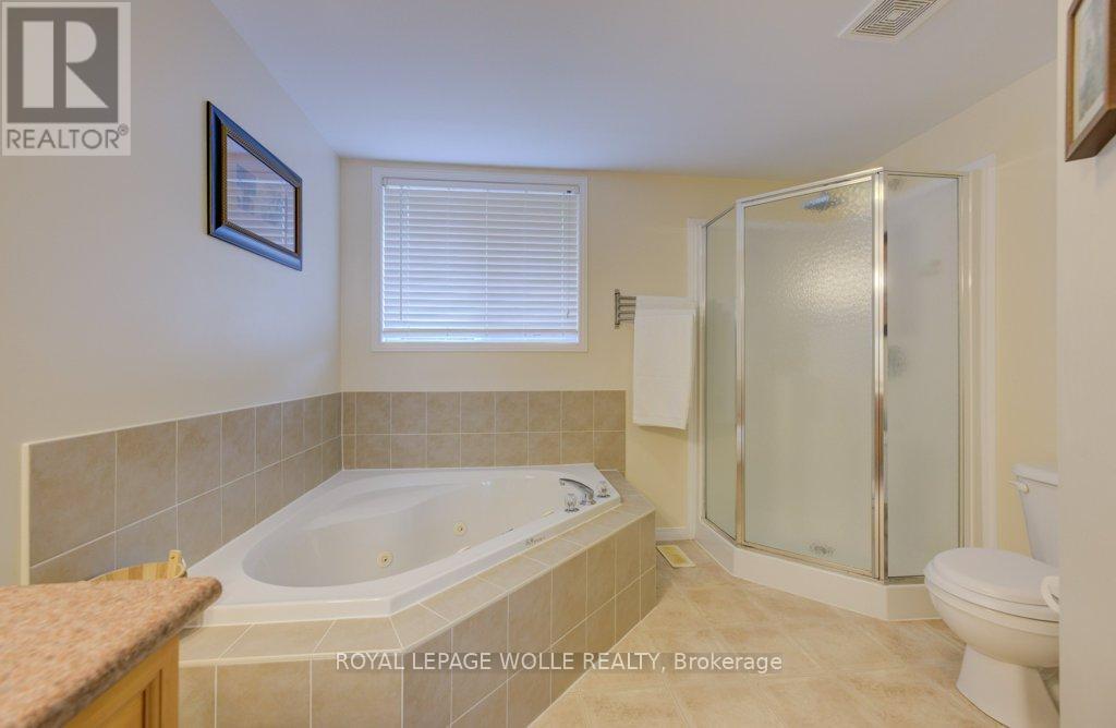 












704 SHEDIAC CRESCENT

,
Waterloo,




Ontario
N2K4H5

