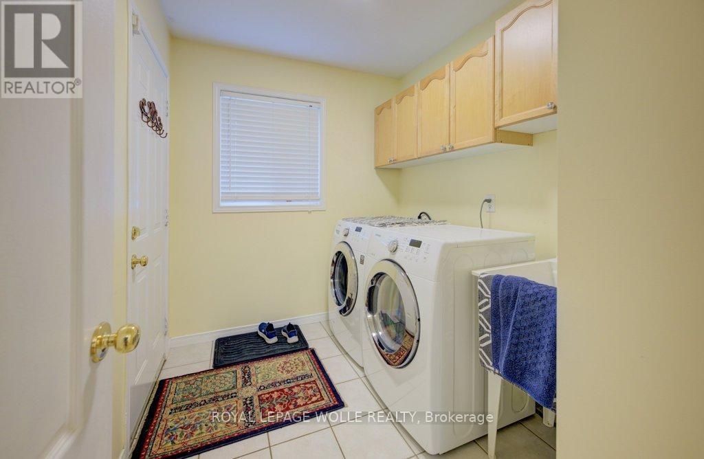 












704 SHEDIAC CRESCENT

,
Waterloo,




Ontario
N2K4H5

