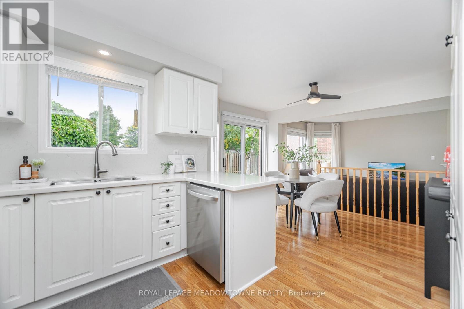 












33 HARROP AVENUE

,
Halton Hills,




Ontario
L7G5R4

