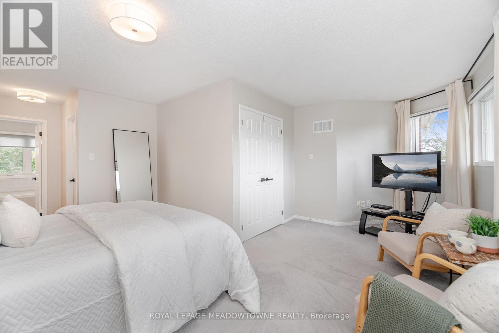 












33 HARROP AVENUE

,
Halton Hills,




Ontario
L7G5R4


