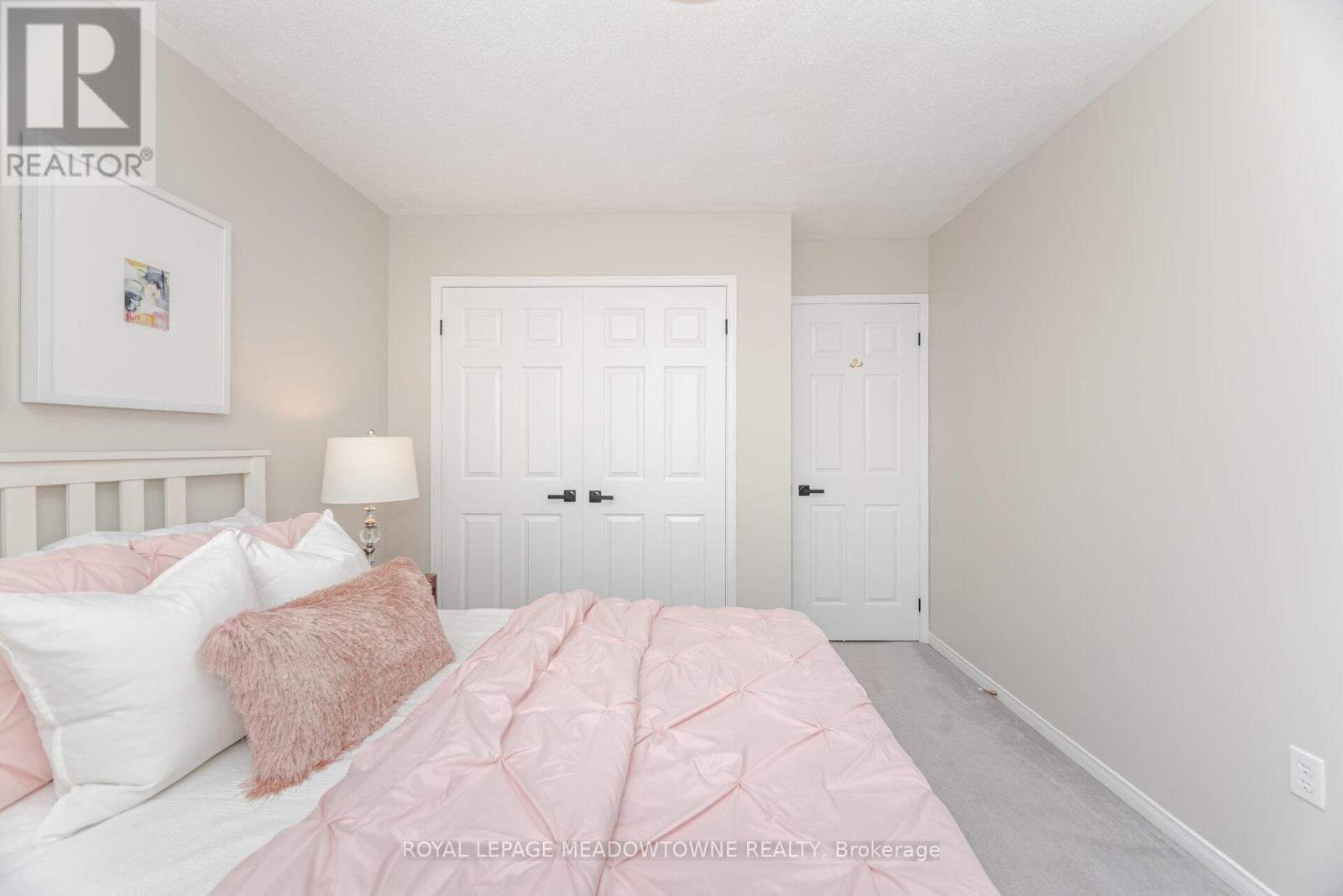 












33 HARROP AVENUE

,
Halton Hills,




Ontario
L7G5R4

