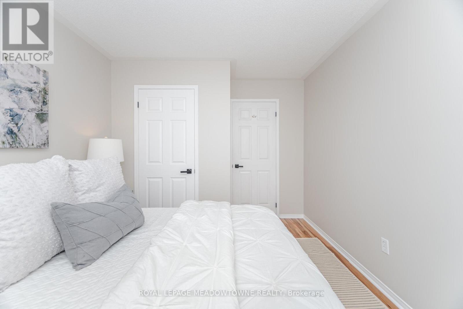 












33 HARROP AVENUE

,
Halton Hills,




Ontario
L7G5R4

