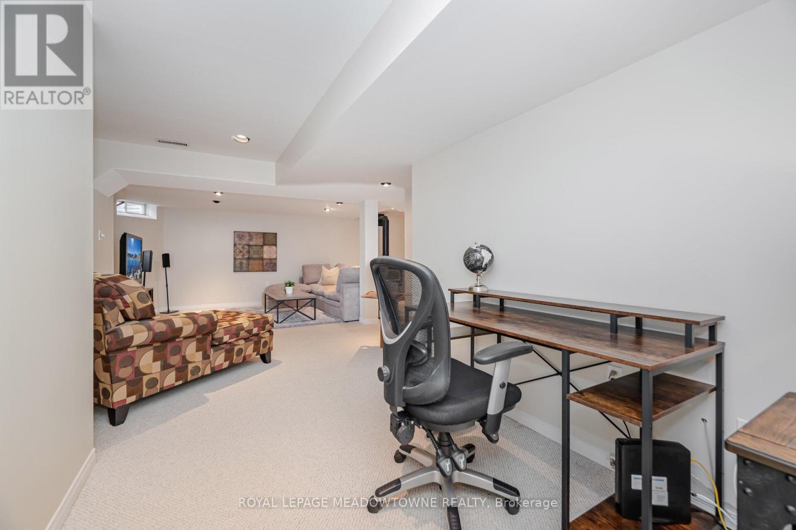 












33 HARROP AVENUE

,
Halton Hills,




Ontario
L7G5R4

